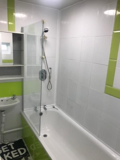 Property photo 2 of 11 Bathroom.Jpg