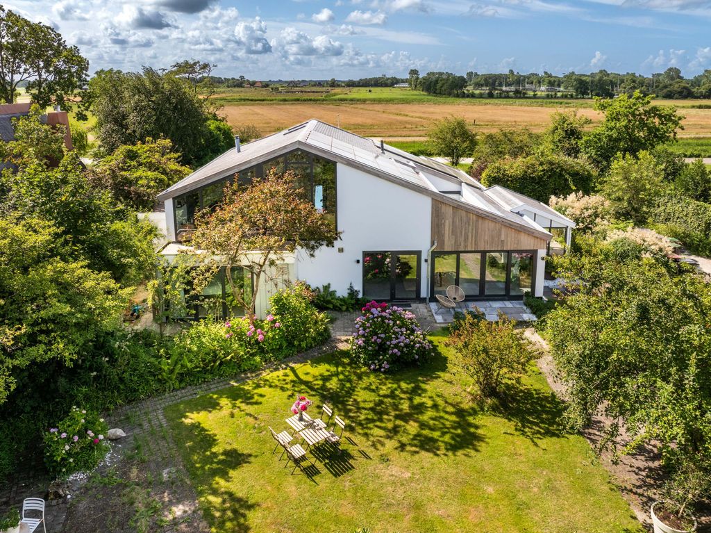 Property photo 2 of 66