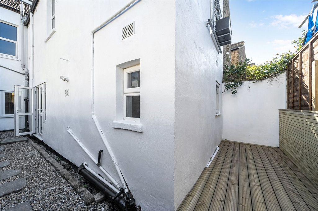 Property photo 2 of 16 Picture No. 07