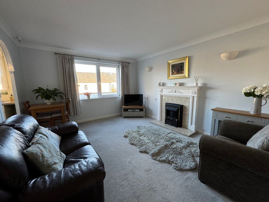 Property photo 3 of 8