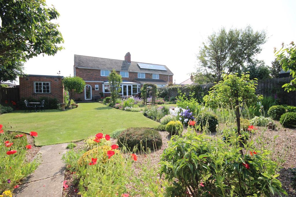 Property photo 1 of 31 Accommodation