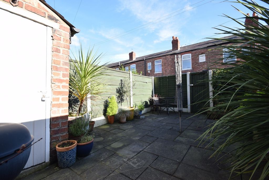 Property photo 3 of 10 Garden