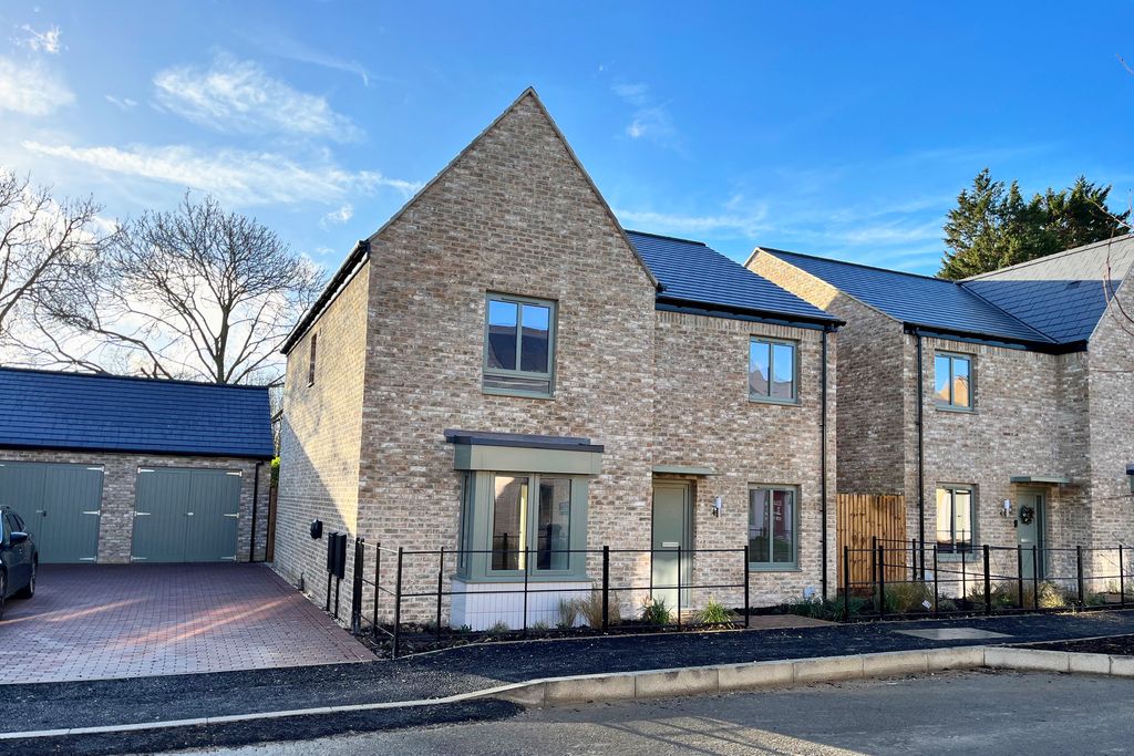 Property photo 1 of 8 Holden Darwin Green