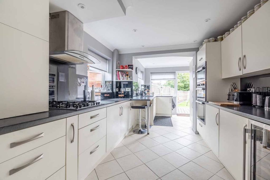 Property photo 2 of 22