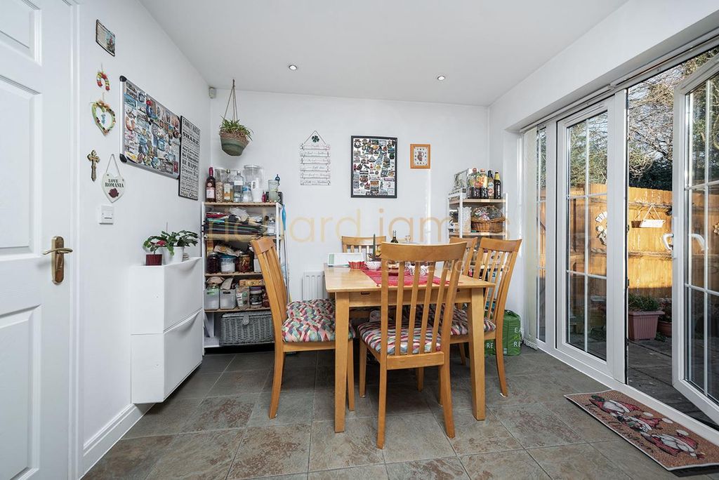 Property photo 3 of 14 W06.Jpg