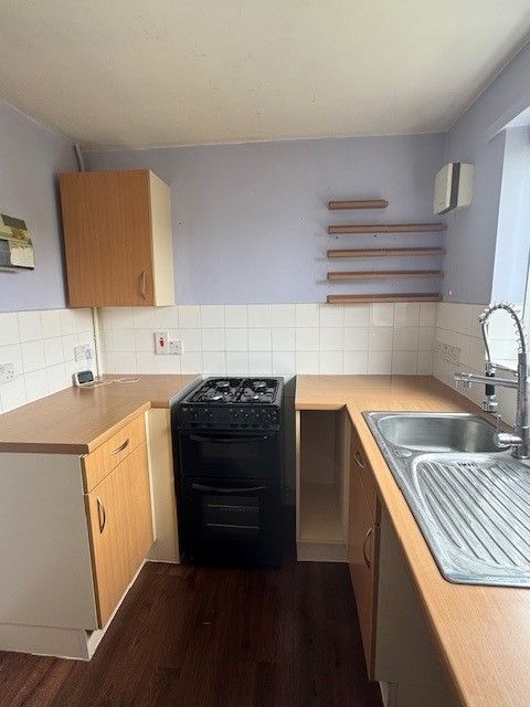 Property photo 3 of 6 Kitchen