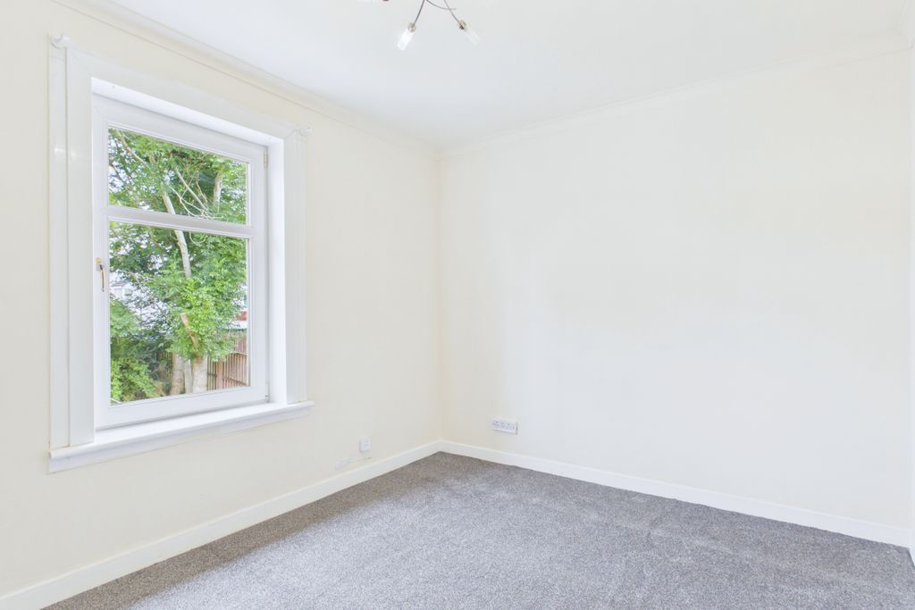 Property photo 3 of 13 Cam05526G0-Pr0160-Still004