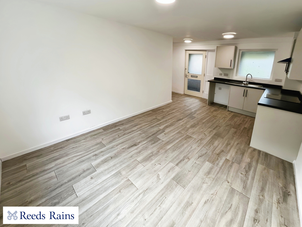 Property photo 3 of 12 Picture No. 02