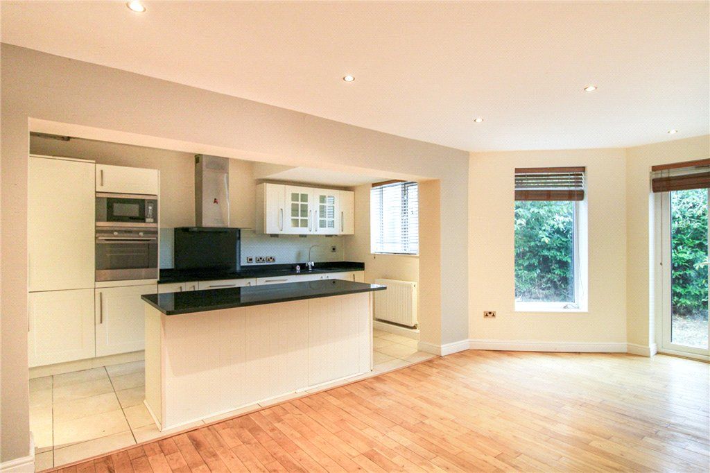 Property photo 3 of 16 Kitchen Diner