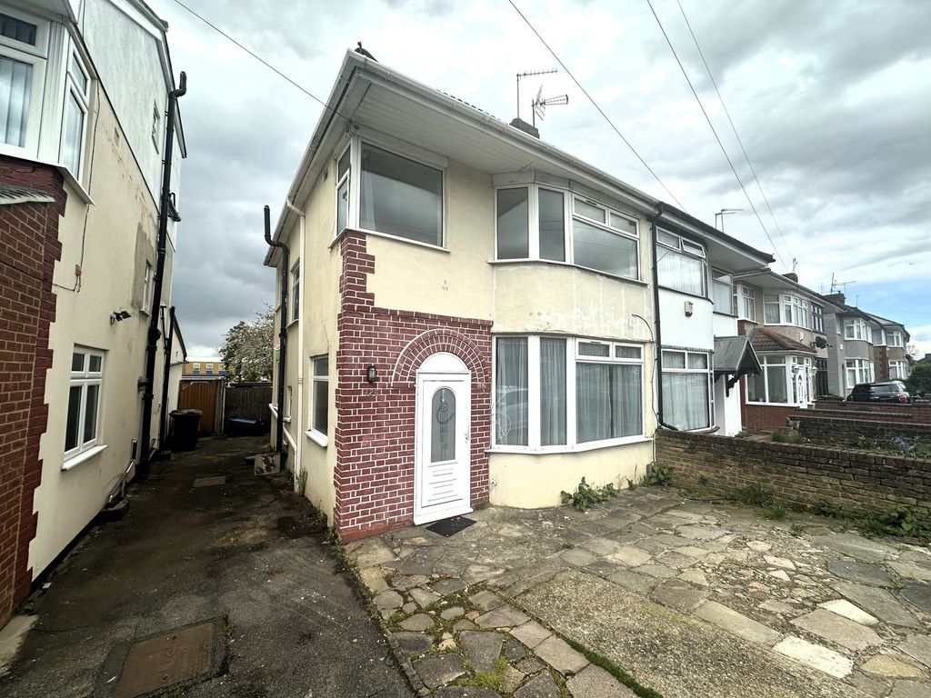 Property photo 1 of 12 Img_3644