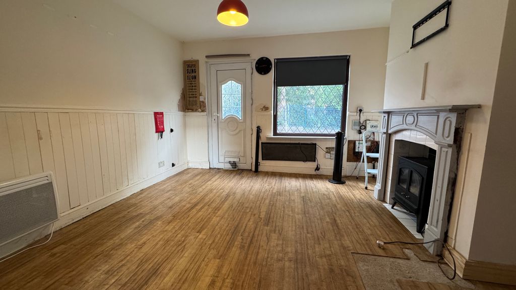 Property photo 3 of 15 Img_4831