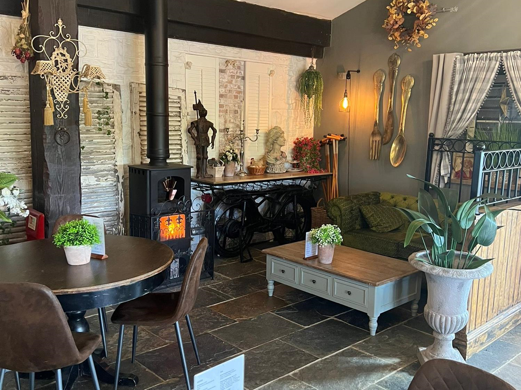 Property photo 2 of 7 Photo 1