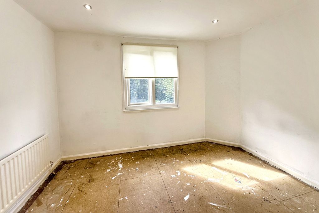 Property photo 3 of 19 44 Shrewsbury Drive, Backworth, Newcastle Upon Tyne, Ne27 0Jq
