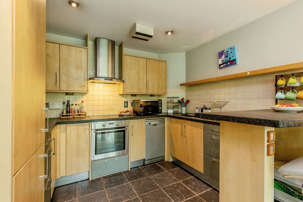 Property photo 2 of 14 Pbox-Img.Jpg
