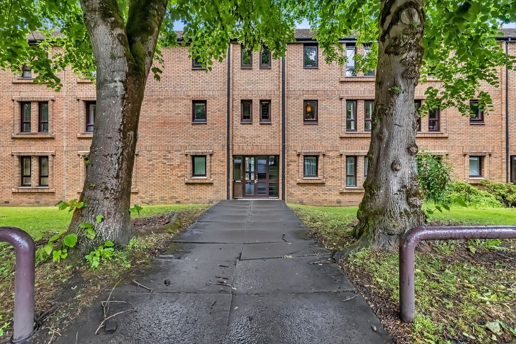 Property photo 1 of 20 3-Print-370 North Woodside Road Flat 1.2_14