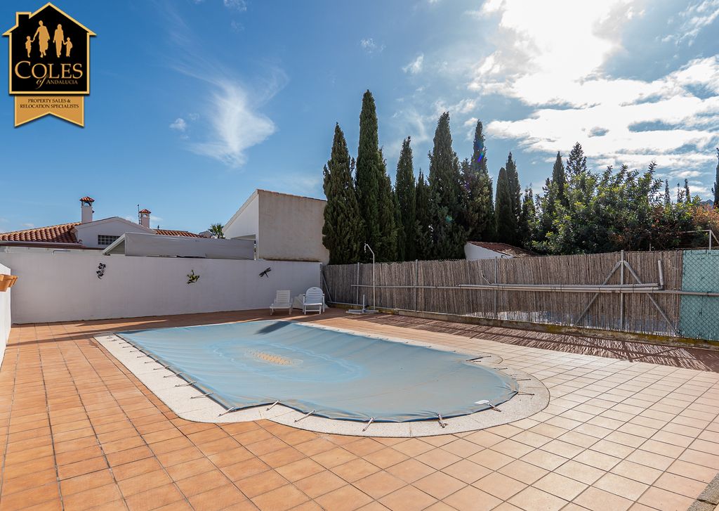 Property photo 2 of 24