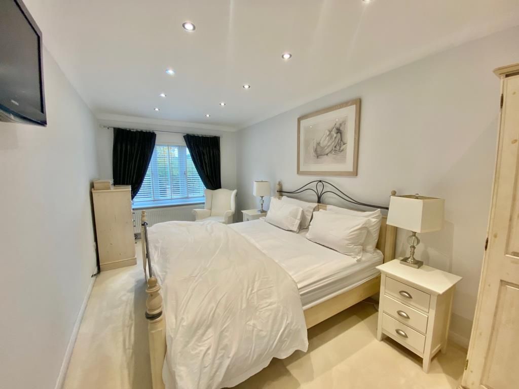 Property photo 3 of 10 Bedroom 3