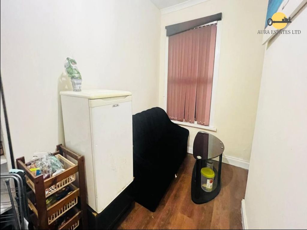 Additional image 4 of Studio to rentLuton LU3