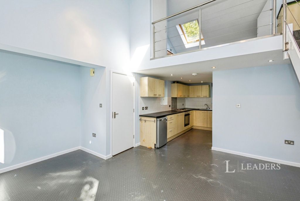 Property photo 3 of 14 Pbox-Img.Jpg
