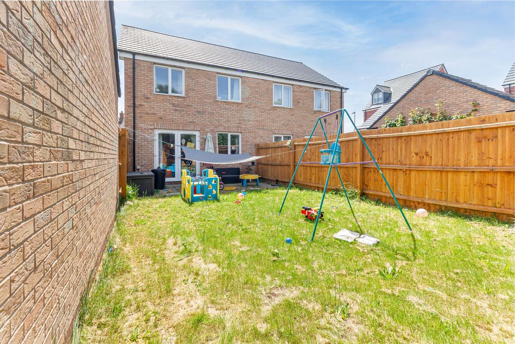 Property photo 3 of 14 Garden-1.Jpg