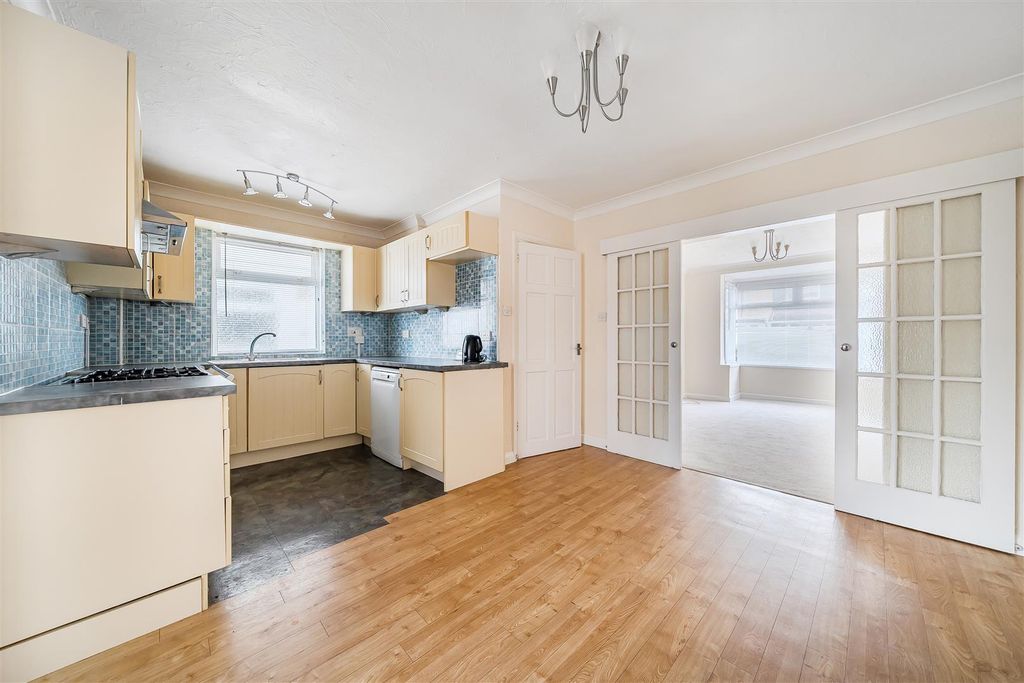 Property photo 3 of 11 Dining Room 2.Jpg