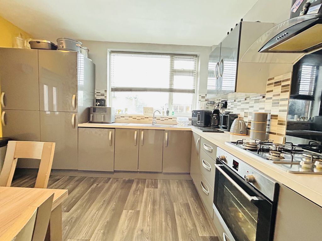 Property photo 3 of 14 Img_1599