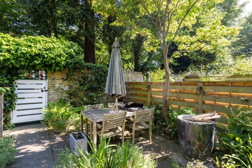 Property photo 3 of 42 Picture No. 12