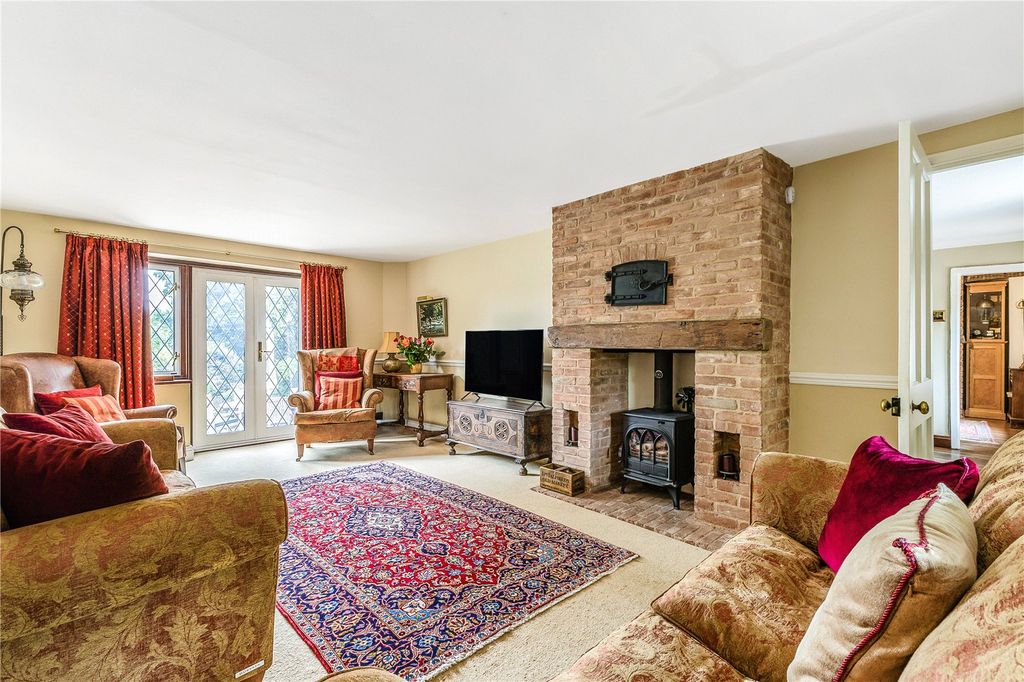 Property photo 3 of 18 Sitting Room