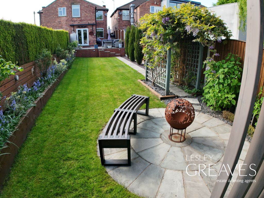 Property photo 2 of 18 Garden