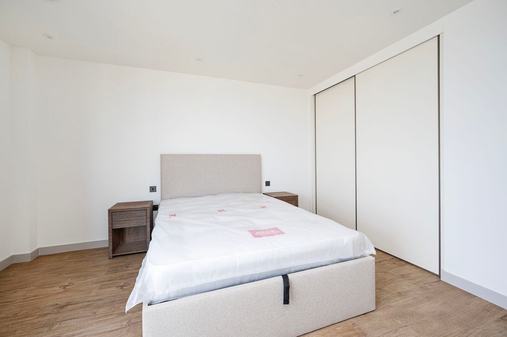 Property photo 1 of 34