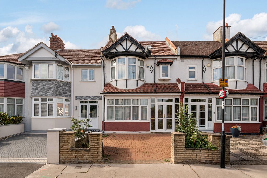 Property photo 1 of 17