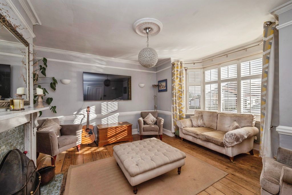 Property photo 2 of 32
