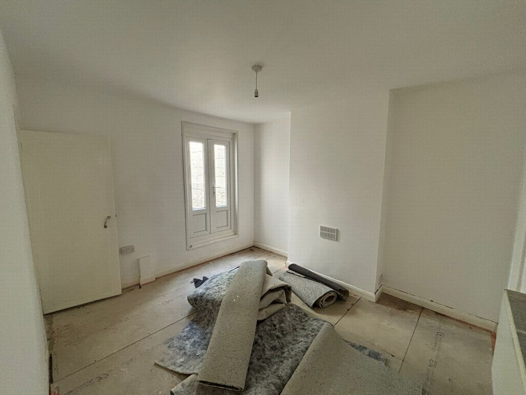 Property photo 3 of 9 Photo 3
