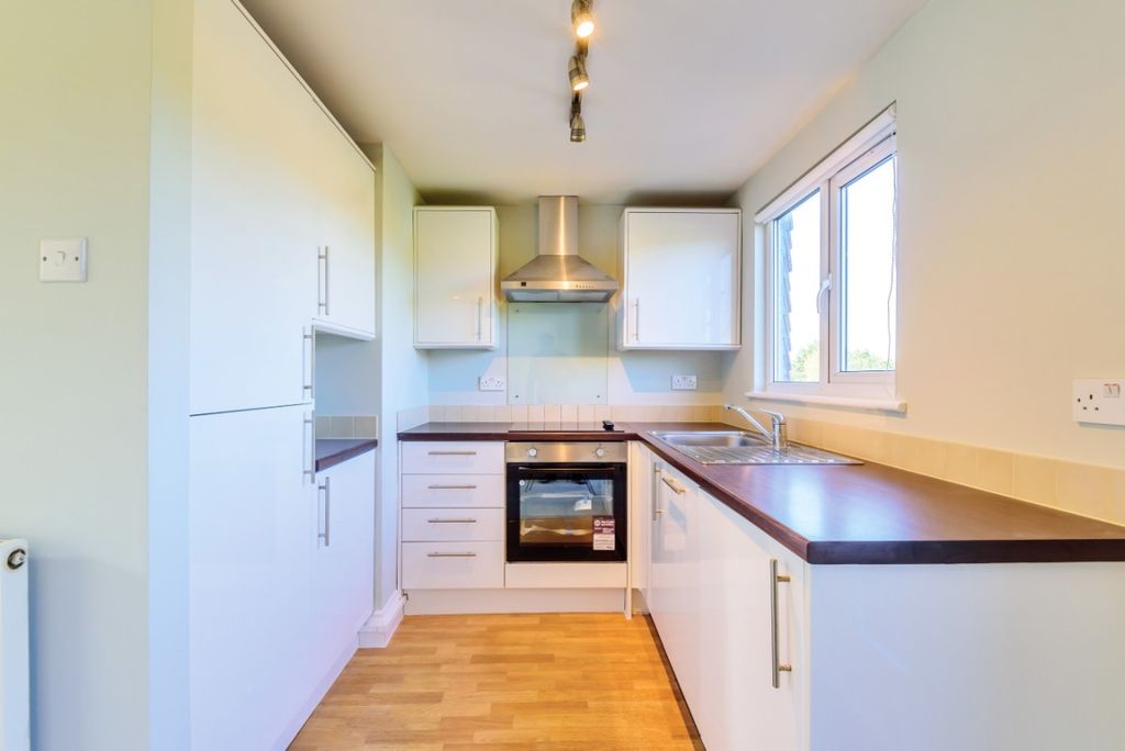Property photo 3 of 10 916844 (3)