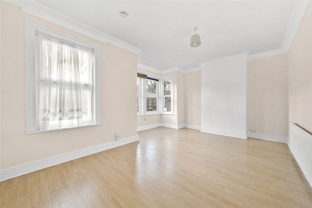 Property photo 3 of 12 Picture No. 12