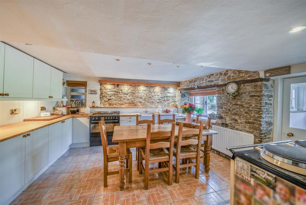 Property photo 2 of 23 Kitchen