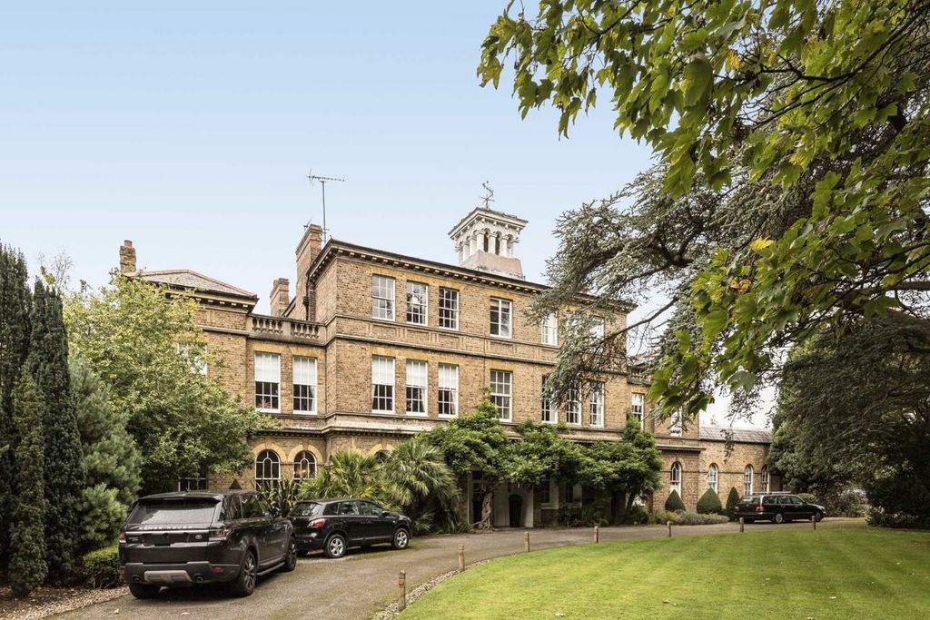 Property photo 1 of 6