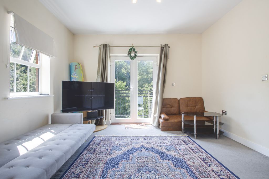 Property photo 3 of 10 Gallery