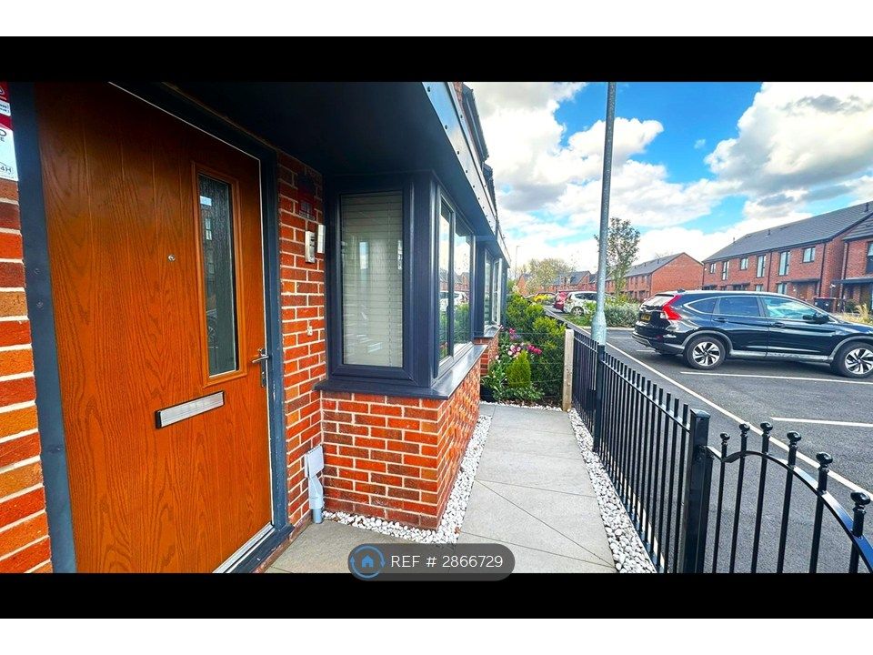 Property photo 2 of 34