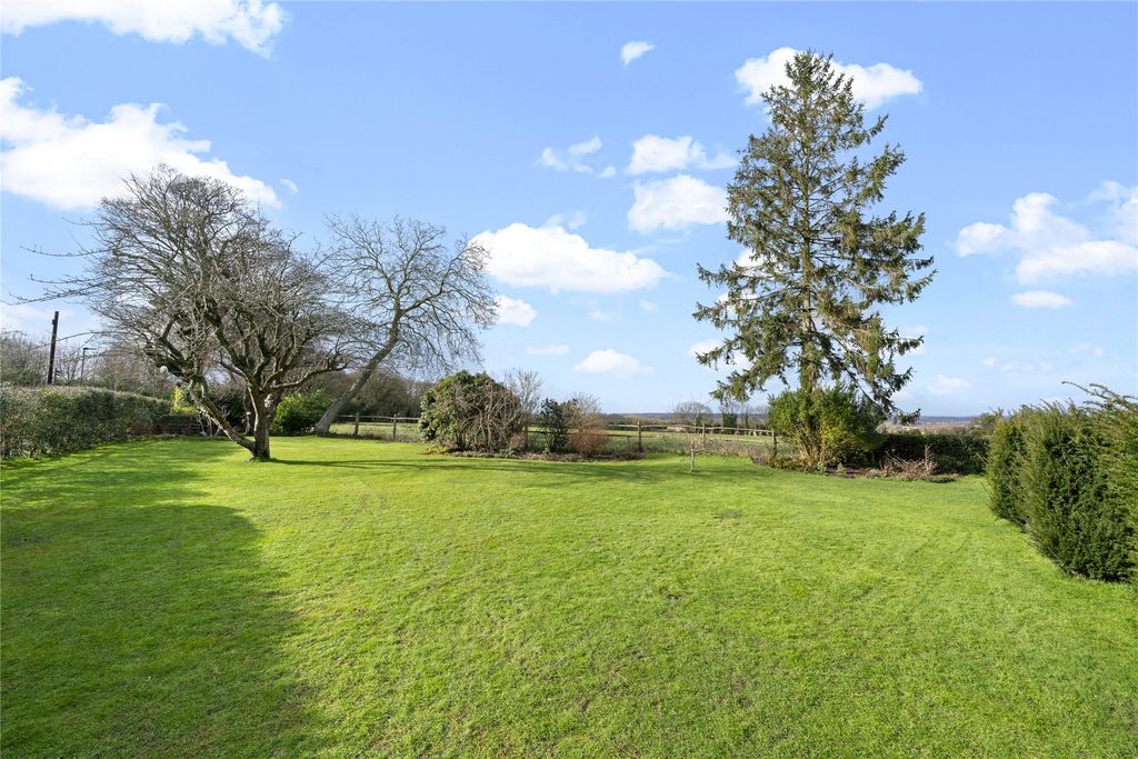 Property photo 3 of 25 Picture No. 28
