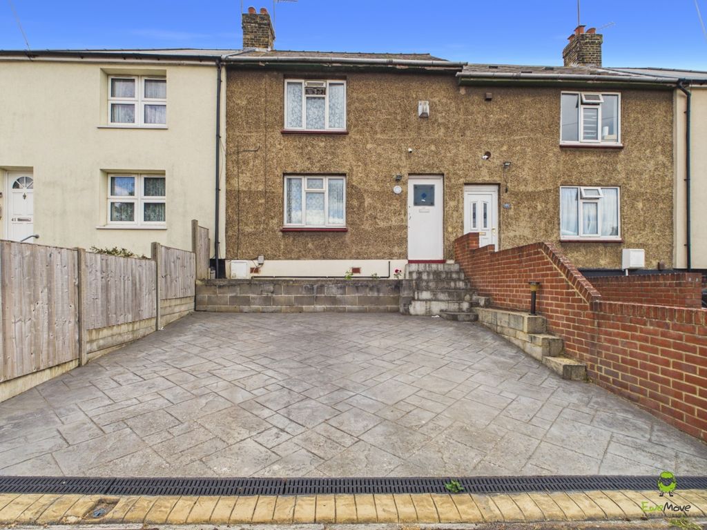 Property photo 1 of 11 Front Aspect Presented By James Hillier Of Ewemove