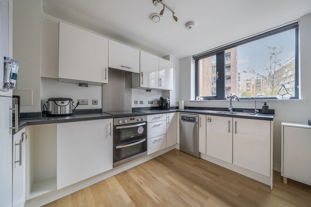 Property photo 2 of 16 Kitchen