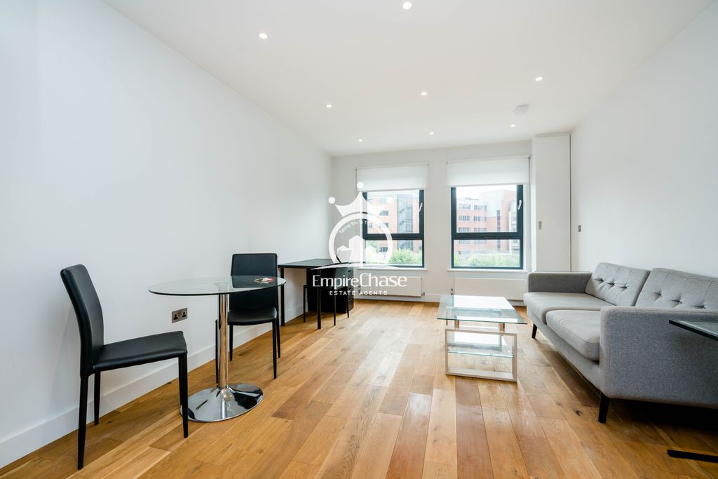 Property photo 1 of 8