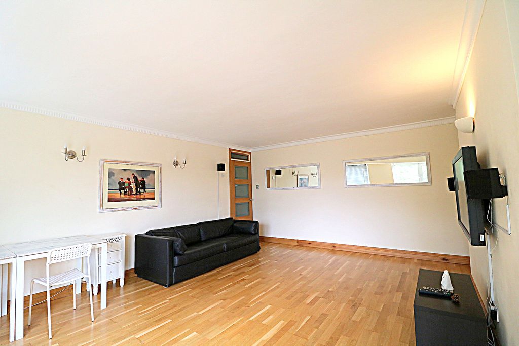 Property photo 3 of 5