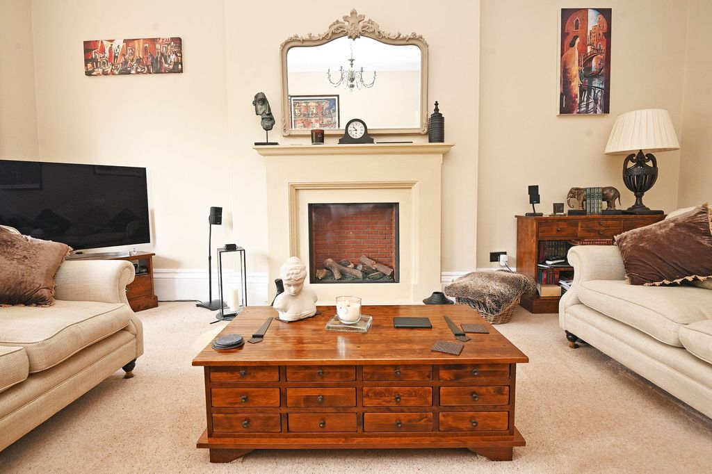 Property photo 2 of 16