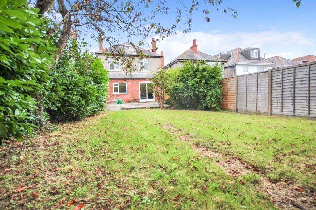 Property photo 1 of 16 Photo 13