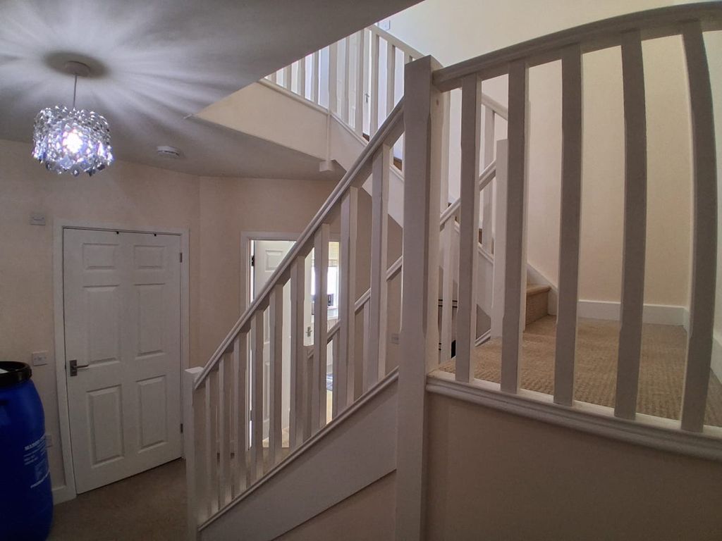 Property photo 2 of 8 View