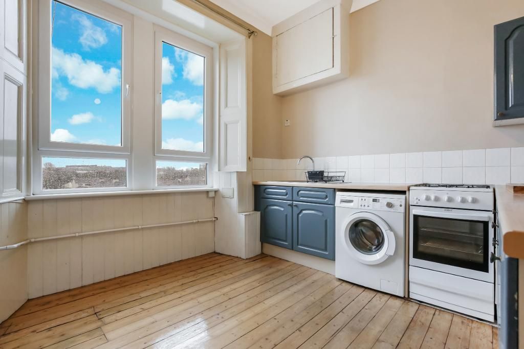 Property photo 3 of 21 Kitchen