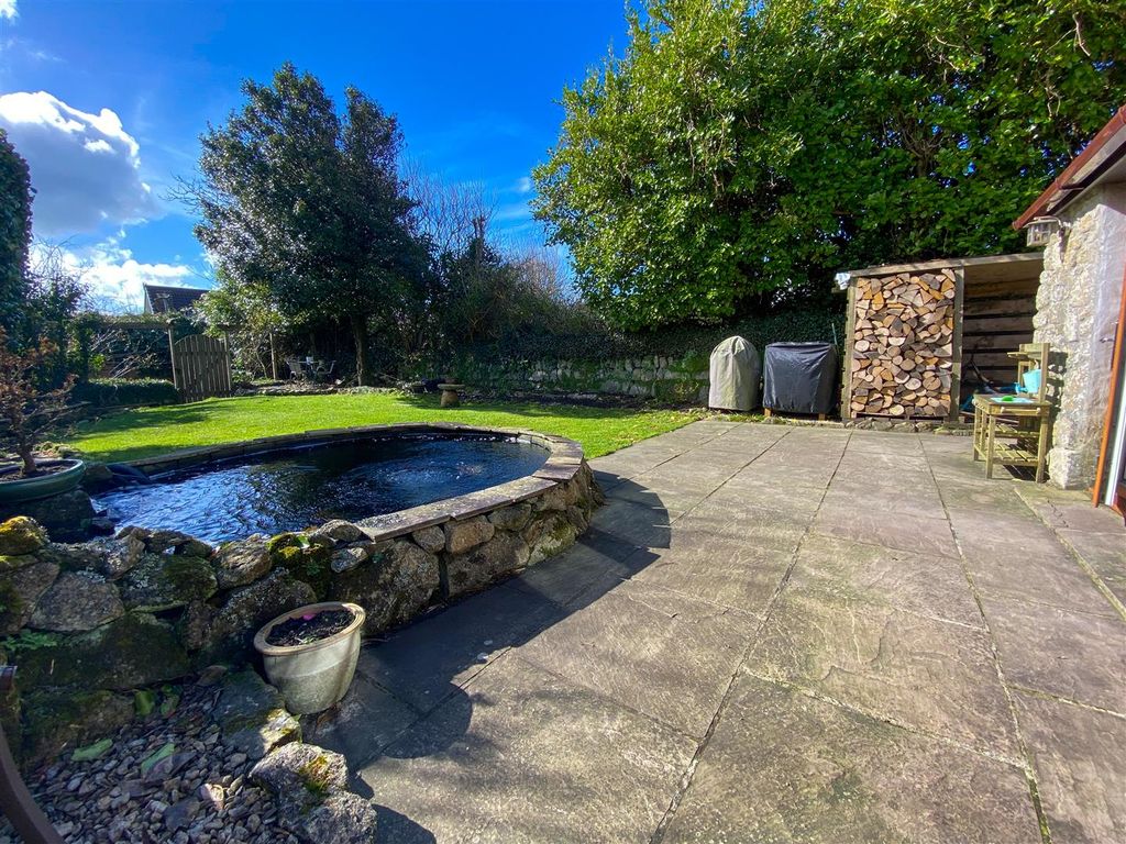 Property photo 2 of 22
