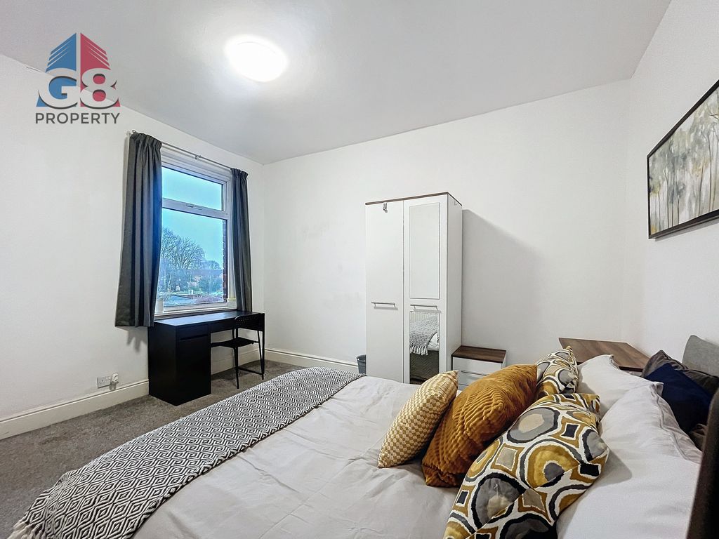 Property photo 3 of 11 Gallery